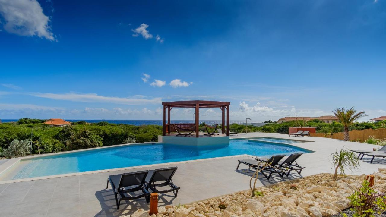 Coral Estate Ocean View Apartments Виллемстад Экстерьер фото