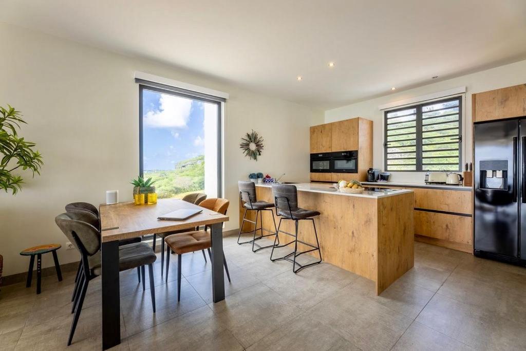 Coral Estate Ocean View Apartments Виллемстад Экстерьер фото