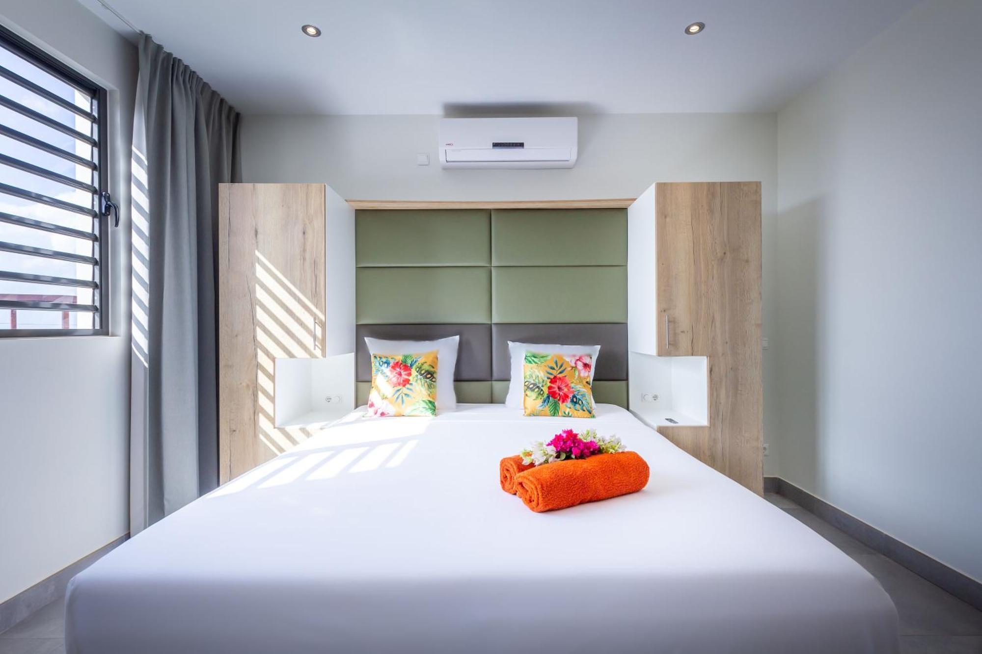 Coral Estate Ocean View Apartments Виллемстад Экстерьер фото