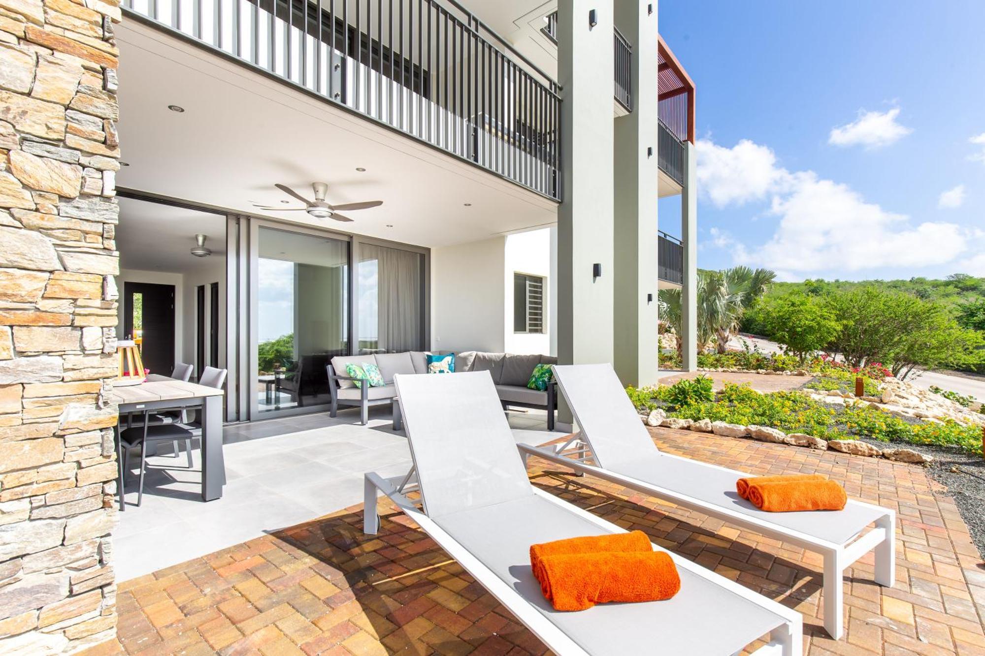 Coral Estate Ocean View Apartments Виллемстад Экстерьер фото