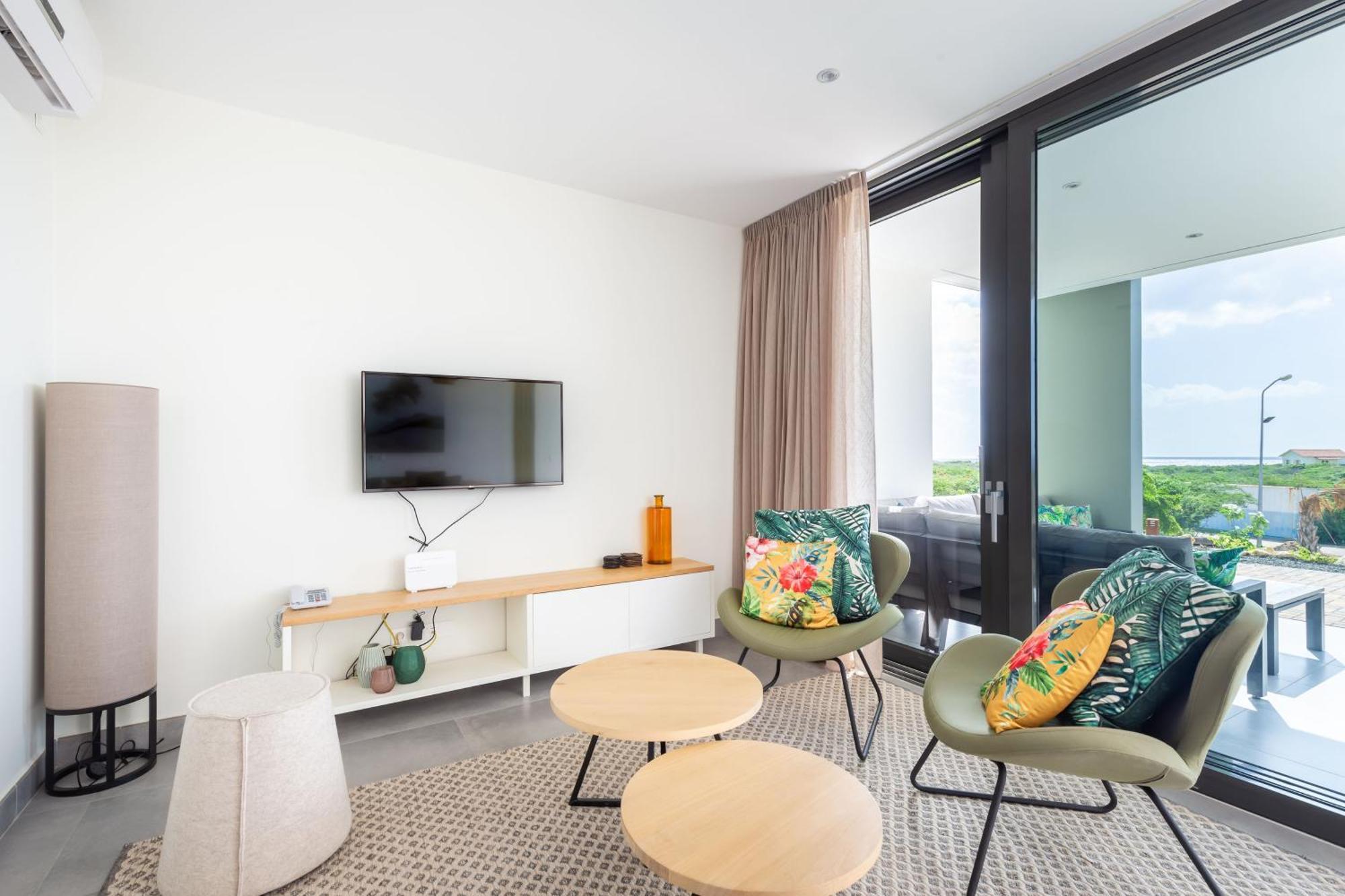 Coral Estate Ocean View Apartments Виллемстад Экстерьер фото