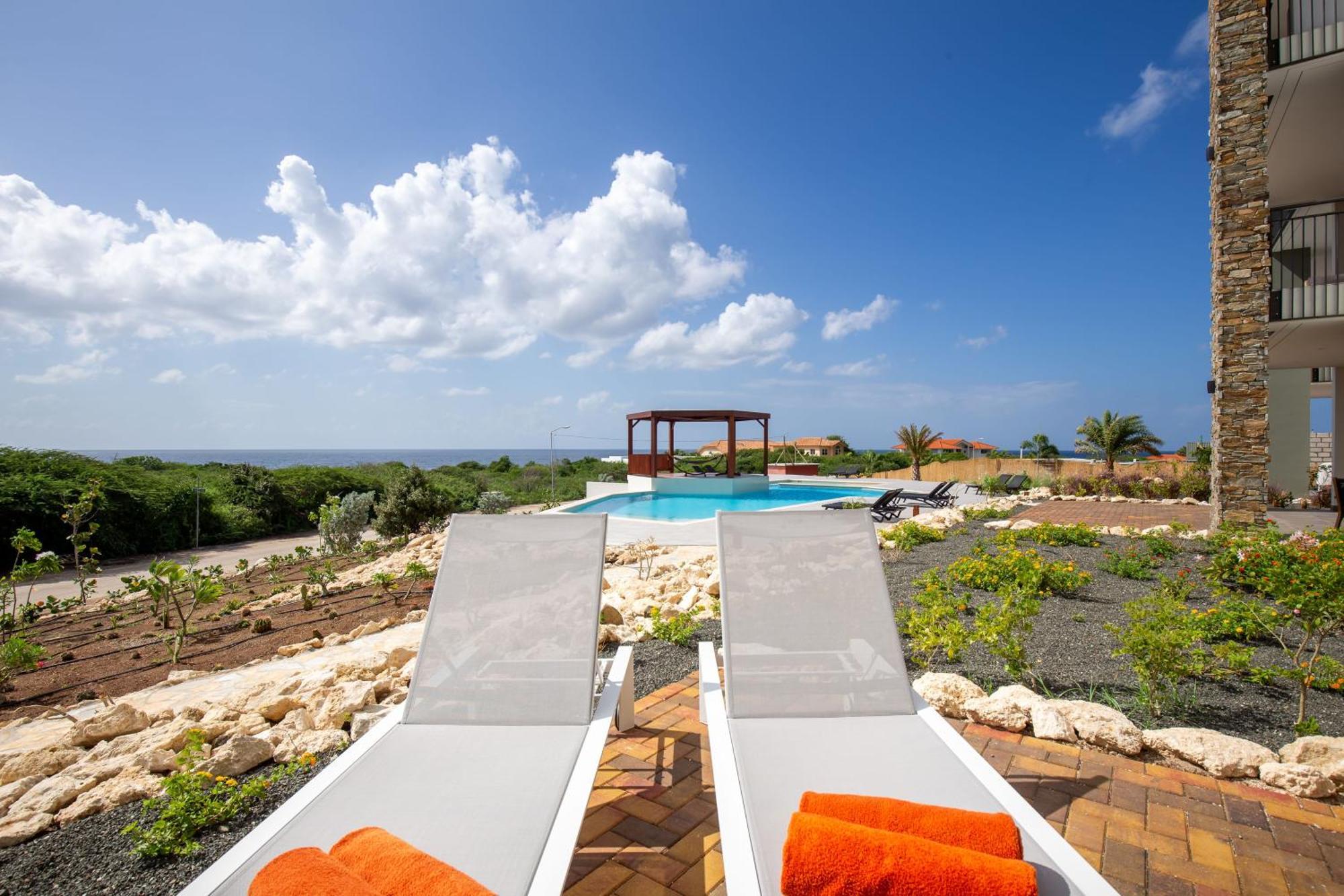 Coral Estate Ocean View Apartments Виллемстад Экстерьер фото